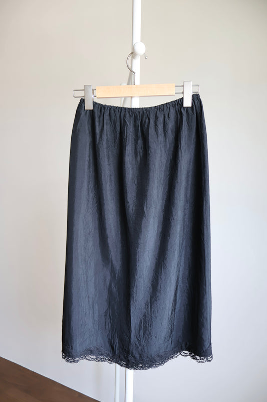 Shadow Slit Skirt
